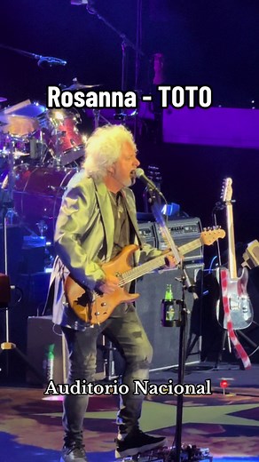 Live Performance of 'Rosanna' by Toto at Auditorio Nacional