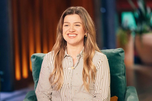 Who Are The Kelly Clarkson Show's Guests Today? The Week's Full Celeb Schedule