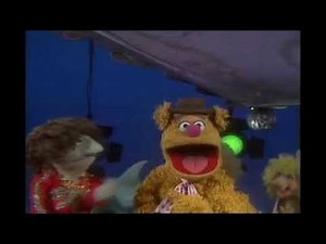 Muppet Songs: Fozzie Bear - At the Disco Dance