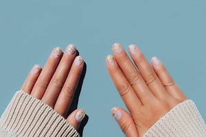 10 Glitter Nail Designs That Still Feel Elegant