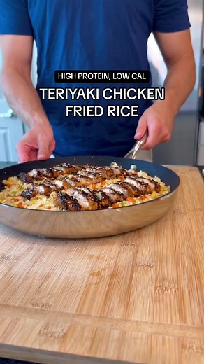 Chicken Teriyaki Fried Rice Stealth Health 500 Calorie Meal Prep Series, Episode 31 Per serving (makes 5) 515 calories 40g Protein 57g Carbs 14g Fat Ingredients: Homemade teriyaki 3 finely minced garlic cloves 4 tablespoons soy sauce 2 tablespoons zero cal brown sugar 4 tablespoons mirin Optional: Ginger (equal quantity as garlic) Simmer for 3-4 mins. Add corn starch slurry to thicken (1 tablespoon cornstarch & 2 tablespoons cold water) 25oz chicken thighs 2 tablespoons teriyaki sauce 1 tsp fish