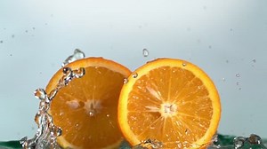Rolling Orange Hits Orange Juice Surface: vídeo stock (100% livre de direitos) 1009218899 | Shutterstock