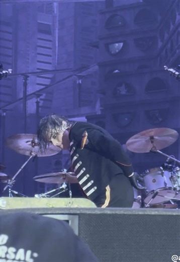 Gerard Way in Concert: My Chemical Romance Seattle 2025