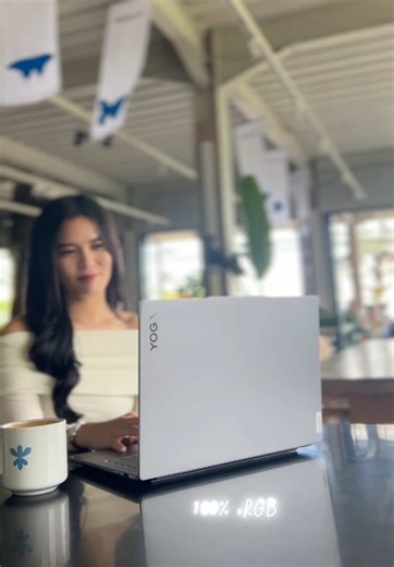 kamu content creator? suka work from cafe? pake laptop Lenovo Yoga Pro 7i aja ! dengan performance yg tinggi, baterai awet , desain yg ringan dan juga tipis cocok lah buat kamu yg gamau ribet bawa barang2 berat kamu clumsy-an juga? tenang ada accidental damage protection yg bisa cover kerusakan 100% selama 3 tahun loh! yuk upgrade laptop kamu dari yg lama ke Lenovo Yoga Pro 7i ✨ #lenovo #laptoplenovo #lenovoyogapro7i #greatcompbec