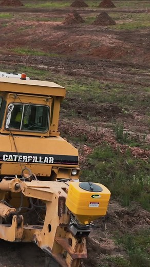 652K views · 4.4K reactions | Bar Cutter / Root Plough in action on this old D9L Bulldozer | Earthmoving Downunder | Facebook