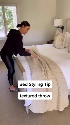 Bes styling tip! Heres a quick way to add texture to a basic bed🙋🏻‍♀️ click the link in my bio to shop!! #bedmaking #bedmakingtutorial #homestyling #homedecortiktok #homedecoronabudget #targethomedecor #targethomefinds #targetbedding #homestylingtips #homedecortips