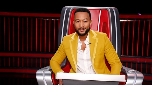 The story of John Legend and his rubber hand. 😂 🧤 | The Voice