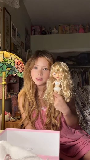 Lydi! on Instagram: "Unbox my mini me @dilemmasdolls (Blythe doll) #blythedoll #blythecustom"