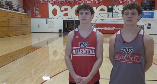 Twin connection on the court: Valentine twins to compete at state basketball tournament - Midplains NCN