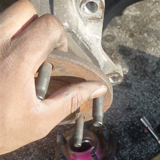 '04 Grand Prix GT2 passenger front wheel hub replacement