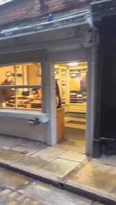 How to get The Shambles to our shop! Only 2 minutes away. #york #yorkypudwrap #yorkshirepuddingwrap #theshambles | The York Roast Co.