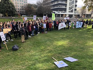 Students protest censorship, job cuts at Otago uni