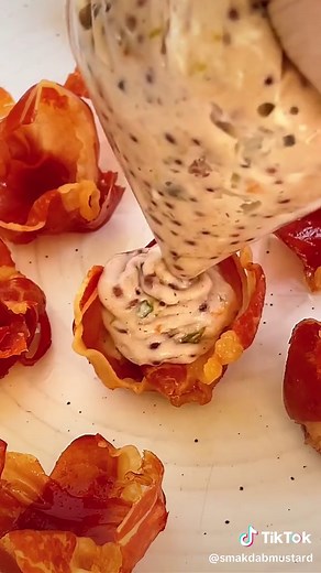 Crispy Prosciutto Goat Cheese Bites 💛✨ Full recipe on our website 👩🏼‍🍳 #appitizer #bites #snacks #holiday #recipe