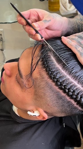 Expert Hairstyling Techniques Unveiled in Salon Video