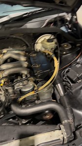 Contact aan. Even wachten. En daar is ’ie weer. De Mercedes 190 Diesel van 1985. https://mercedes-classic-parts.com/product/mercedes-190-diesel-1985-153-000-km/ #Mercedes190 #MercedesClassic #MercedesBenzClassic #W201 #ClassicMercedes #DieselSound #ColdStart #ClassicCarReel #OldtimerLife #CollectorsItem #TijdlozeKwaliteit #ClassicCarLovers #mercedesclassicparts | Marcel Kappen Mercedes Classics