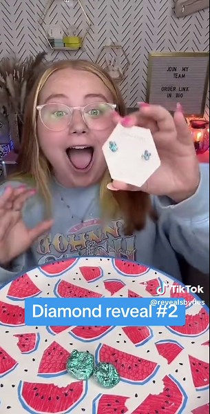 Had such a bad weekend mentally and this diamond took away all my problems!!! 💎🫶🥳 congrats erica on your beautiful dismond bling!! #fyp #bp #diamonds #genuinediamonds #reveals #destiny #jewelry #diamondreveal