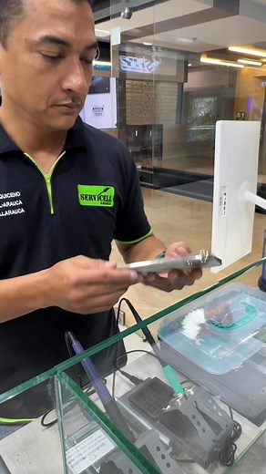 Tuve la tarea de reparar el celular del papá de los pollitos en a pesar que tengo años haciendo lo mimos cada día hacer este Glass senté un poco de nervios servicell-arauca a sido un gran mentor gracias por el conocimiento compartido @fansdestacadosCapital MóvilOttocellcolombiaCelutecnicos colombia Tu mundo digital celutecnicos | andres_ovalle_26