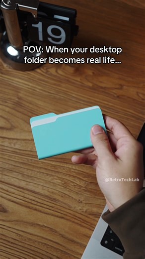 Looks like a folder. Works like a 10Gbps SSD. | file folder