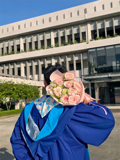 HCMUT Graduation: Four Years of Memories