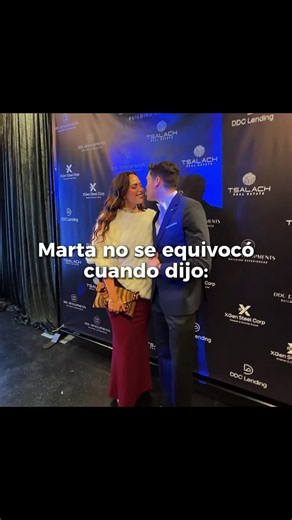 Una relación no es 50-50, sino 200%. 🌟 En una relación, cada uno debe esforzarse por estar al 100% para sumar juntos un 200%. Esto convierte a tu pareja en un refugio cuando todo lo demás se desmorona, un lugar al que siempre puedes volver. Es importante que tú seas esa persona de apoyo para tu pareja y viceversa, especialmente en momentos de crisis. Esta reciprocidad crea un vínculo sólido y un sentido de unidad que hace que la relación sea inquebrantable. La lección es clara: una relación exi