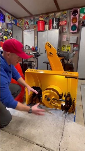 WHAT’S THE DIFFERENCE BETWEEN A 2 STAGE AND A 3 STAGE SNOWBLOWER?