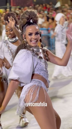 ENSAIO TÉCNICO IMPERATRIZ | Samba no pé da passista Bella Casulo (@bellacarrulo). | Você na Folia