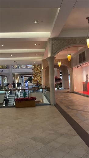 POV: You’re at the ground floor of Power Plant Mall and you’re looking for Retail Lab 👀🛍️ Here’s your quick guide — follow the escalators up and you’re just steps away from your next favorite find ✨ See you at Retail Lab | Retail Lab