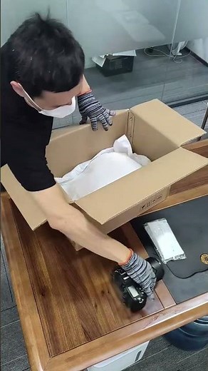 Foam bag pressing demonstration maximum protective strength Express Packaging.