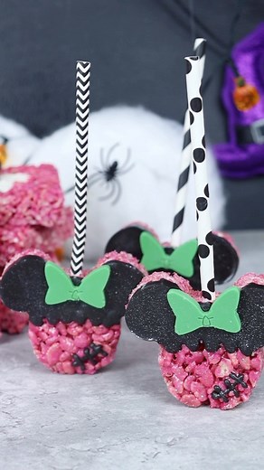 Calling all spooky Disney enthusiasts! 👻 @loveisbakeable is casting a delicious spell with these Halloween treats! 🔮✨ | So Yummy