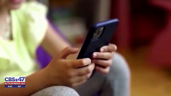 Classroom cell phone bans go into effect in schools across Florida