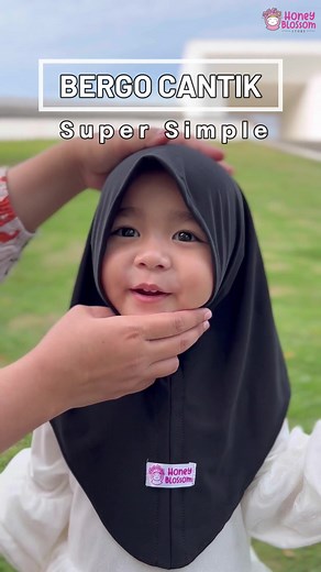 Udah Cantik, Super Simple pula 😍 cuma BERGO ZARA by honeyblossom dong 🥰🥰 Cocok banger menjadi #temanaktivitassikecil ❤️ Harganya murce juga cuma mulai 27RB-AN.. Kuy check keranjang kuning sekarang juga!! #hijabanak #hijabbayi #fyp #foryoupage #babygemes #bayitiktok #jilbabbayi #jilbabanakperempuan #kerudunganak #bergoanak