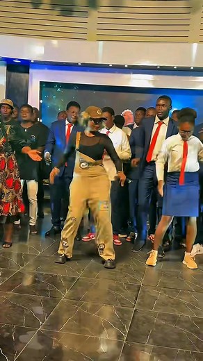 Toé Tanya 😎❤️🏃🏽‍♀️🏃🏽‍♀️🏃🏽‍♀️ Vous maîtrisez chanson là que moi même hein!!😀 https://youtu.be/kzxVcAusbDM?si=OnW7Jvhk8K2gRRby | Tanya