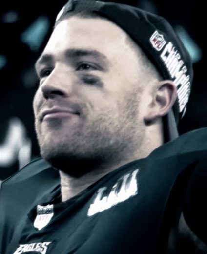 #ZACHERTZ || last edit of the year and its a sad zach ertz edit oh my god guys i miss him so bad and the fact that his most recent injury was considered CAREER ENDING like nooo zach you cant stop football dont do this to me u were my first jerseyyyy zach ertz come home please // - ac: me song: merry christmas, please don’t call - bleachers - tags: #philadelphiaeagles#fyp#nfl#washingtoncommanders