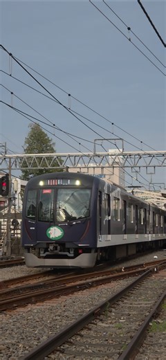 西武40000系40152F(埼玉西武ライオンズラッピング·L-TRAIN)急行飯能行き 西武池袋線清瀬駅通過