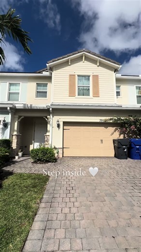 Step inside 🤍 Would you live here? #OpenHouse #FloridaLiving #FloridaRealtor #ItsAMAYthing