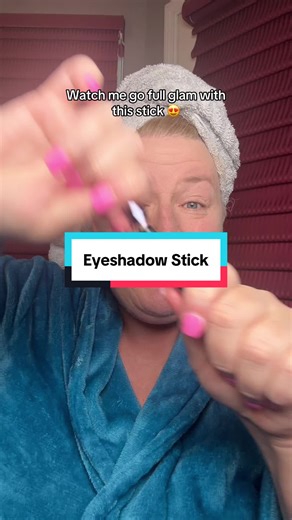 Putting this Julep Eyeshadow Stick on like it’s a makeup tutorial, but honestly it’s so easy to smudge and blend. 👁✨ Don’t wait too long to grab yours! #eyeshadowstick
