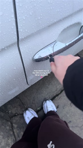 Drag Racing Fiat 500 Against Audi R8: A Fun Challenge