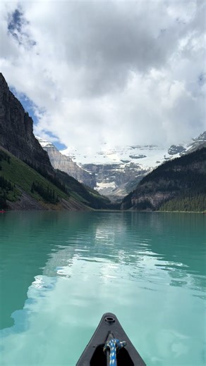 Canoeing here feels unreal #bamff #canada #vacation #view