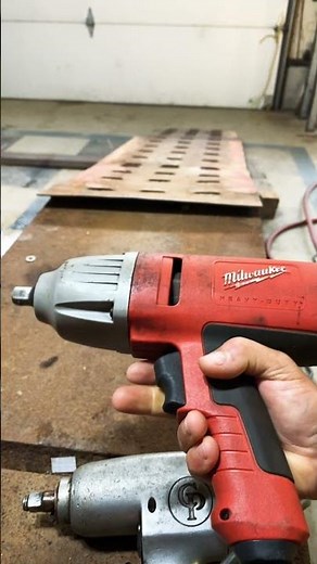 Which is better an air impact gun or an electric impact gun￼