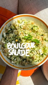 Même si t’aimes pas le boulgour, tu peux aimer cette salade ultra fraîche☀️✨ Ingrédients : - boulgour- concombre- pois chiche - fêta - menthe- huile d’olive au citron#recette #recipe #recipeoftheday #recipeshare #recipes #recettefacile #recettehealthy #recettemaison #recettesimple #recipeideas #salad #salade #boulgour #saladecomposée #saladsofinstagram | Martin cuisto