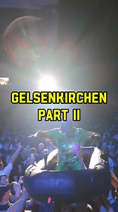 🔥 GELSENKIRCHEN – PART 2 🔥 Noch mehr Eindrücke aus dem Amphitheater – laut und wild! Danke an alle, die mit uns gefeiert haben – wer erkennt sich im Video? 👀 🎥 @s4shquatch #völkerball #gelsenkirchen #amphitheatergelsenkirchen #atributetorammstein #rammstein #völkerball_a_tribute_to_rammstein #völkerballatributetorammstein | Völkerball - a tribute to Rammstein