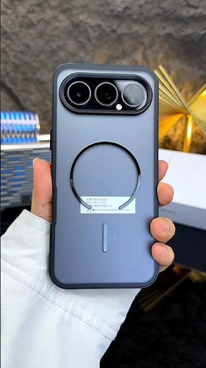 Honor 500 Pro features a unique breathable aluminum alloy frame with an automatic snap-on design.