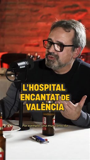 Disfrutons Podcast on Instagram: "EL MISTERI DE LA DAMA DE ROSA. La Cigüeña va vore nàixer tota una generació de valencians. Un hospital on no totes les històries van tindre final i on, amb el temps, van començar a circular relats estranys. Hi ha qui diu que de nit encara se senten presències quan tot està en silenci. Entre elles, la Dama de Rosa, una figura que forma part de la llegenda del lloc. Pots vore esta i més històries en el nou capítol de Disfrutons, el podcast dels @jajajers , en col·