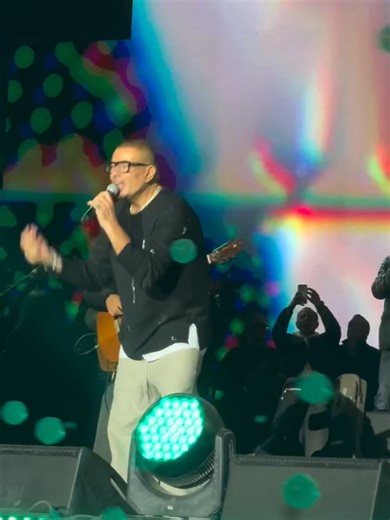 شايف قمر - عمرو دياب: نغمة مميزة تعبر عن الحب