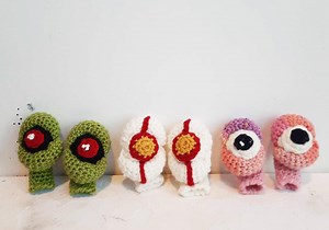 Eyeball Finger Puppets ENG CROCHET PATTERN - Etsy Canada