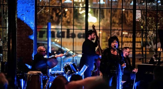 This Chicago Jazz Club Flies You To The Moon With An Immersive Music Experience • Le Piano