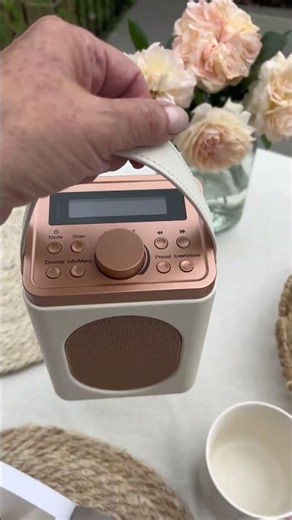 Bluetooth DAB Radio with Retro Style | Little Shelford | Majority Audio