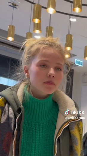 Amazing 14-Year-Old Girl Sings 'Voilà' Beautifully with Piano