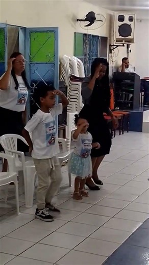 O SENHOR É A MINHA LUZ A MINHA SALVAÇÃO E NELE CONFIAREI.