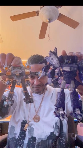 FOR THE FAMILY .. 86 SIEGE SHOCKWAVE #todaysfave #transformers